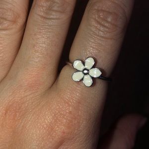 Pandora Daisy ring